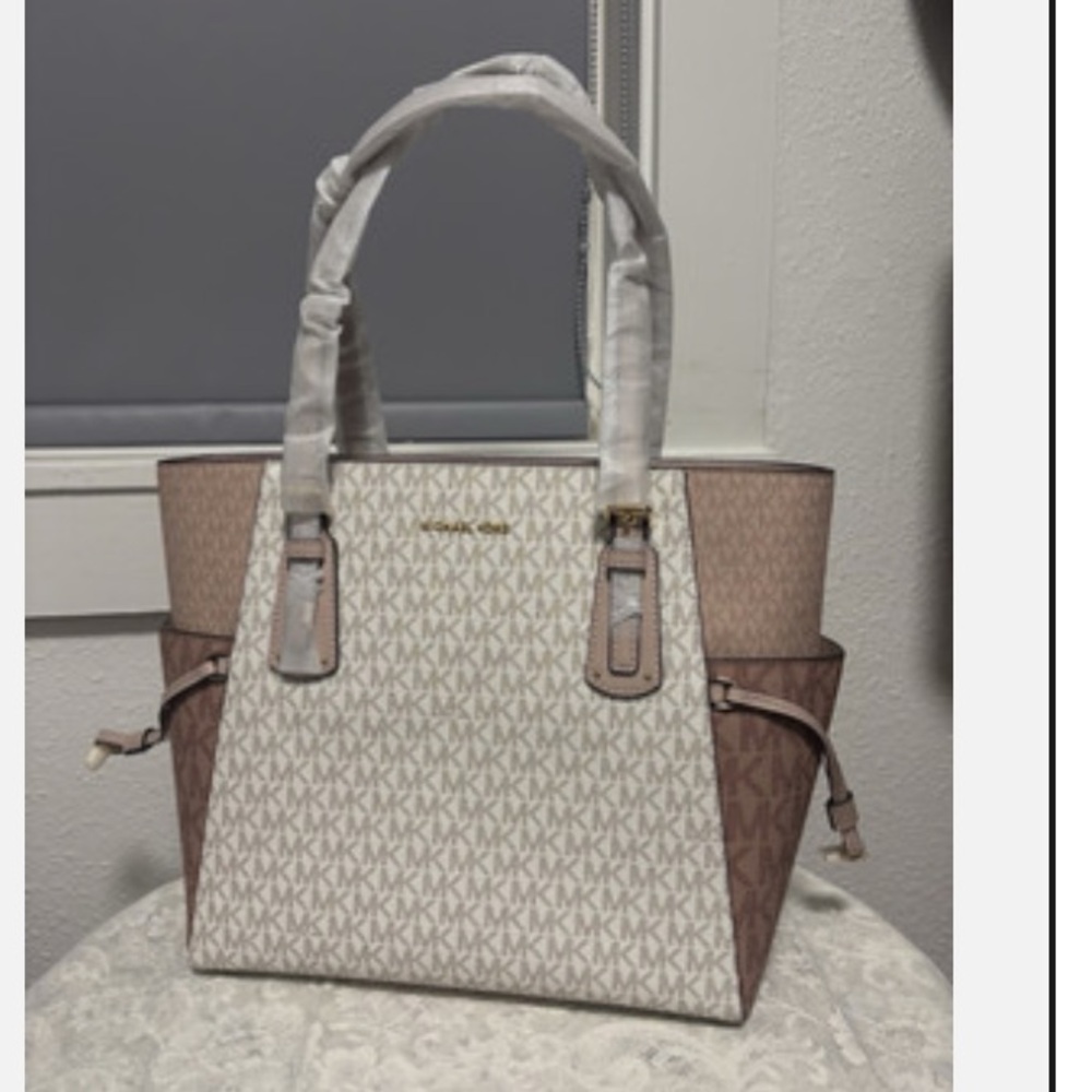 Michael Kors Voyager Jet set tote shoulder bag